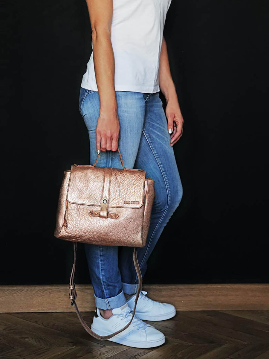 foto-tragegurt-umhängetasche-leder-dame-rosa-gold-lecorneille-rosa-gold-paul-marius-w23-g-pi