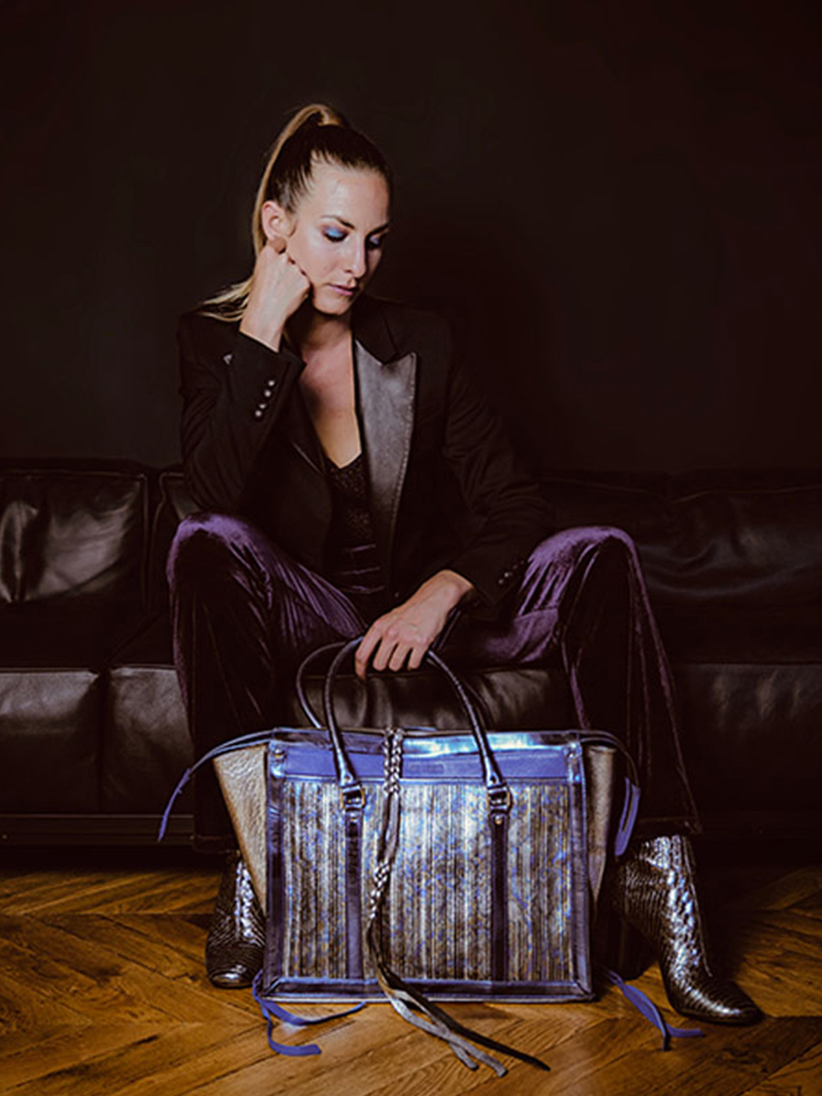 Foto-Rückansicht-Handtasche-Leder-Damen-LeRive-Droite-M-Cosmos-Paul-Marius-W19M-CS