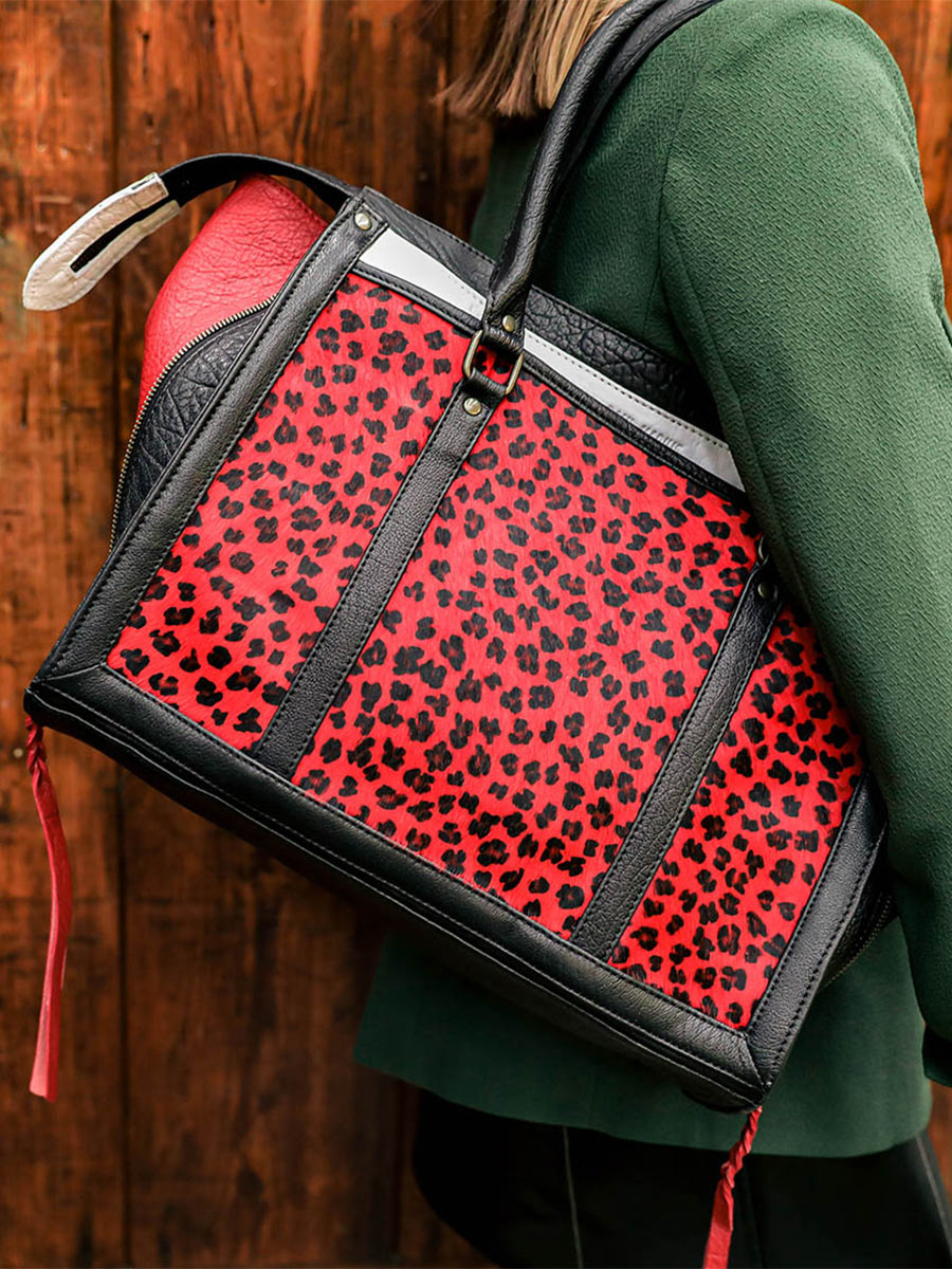 Foto-Tragetasche-Handtasche-Leder-Damen-schwarz-rot-lerive-droite-m-leopard-schwarz-rot-paul-marius-w19m-lp-b-r