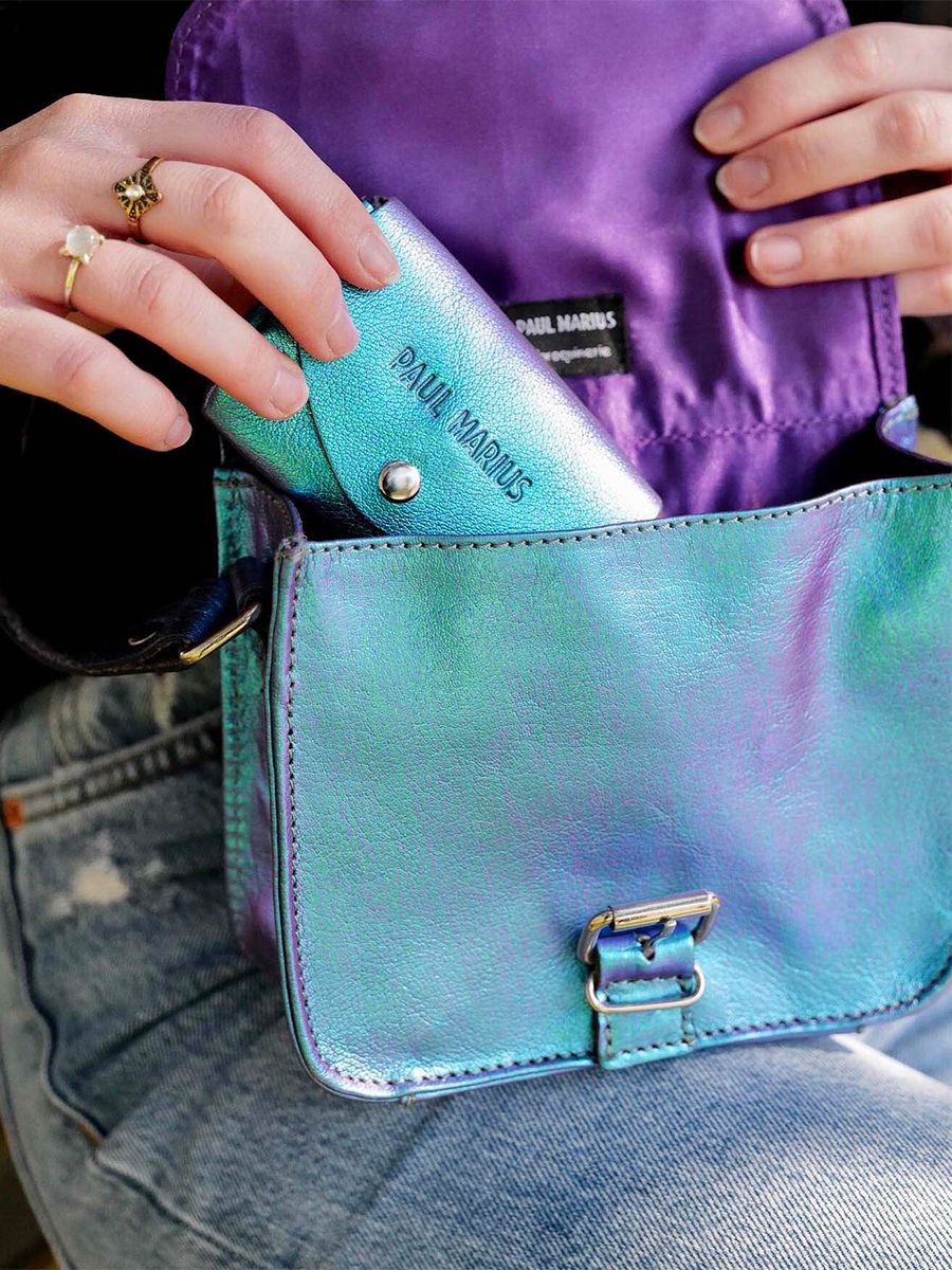 Foto-Innenansicht-kleine-Umhängetasche-Leder-Damen-blau-Lessentiel-Scarabee-Paul-Marius-M21-P-Blu