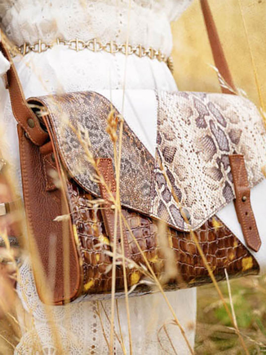 Foto-Tragegurt-Umhängetasche-Leder-Damen-mehrfarbig-lindispensable-chimere-colorado-paul-marius-w08-ch-cl