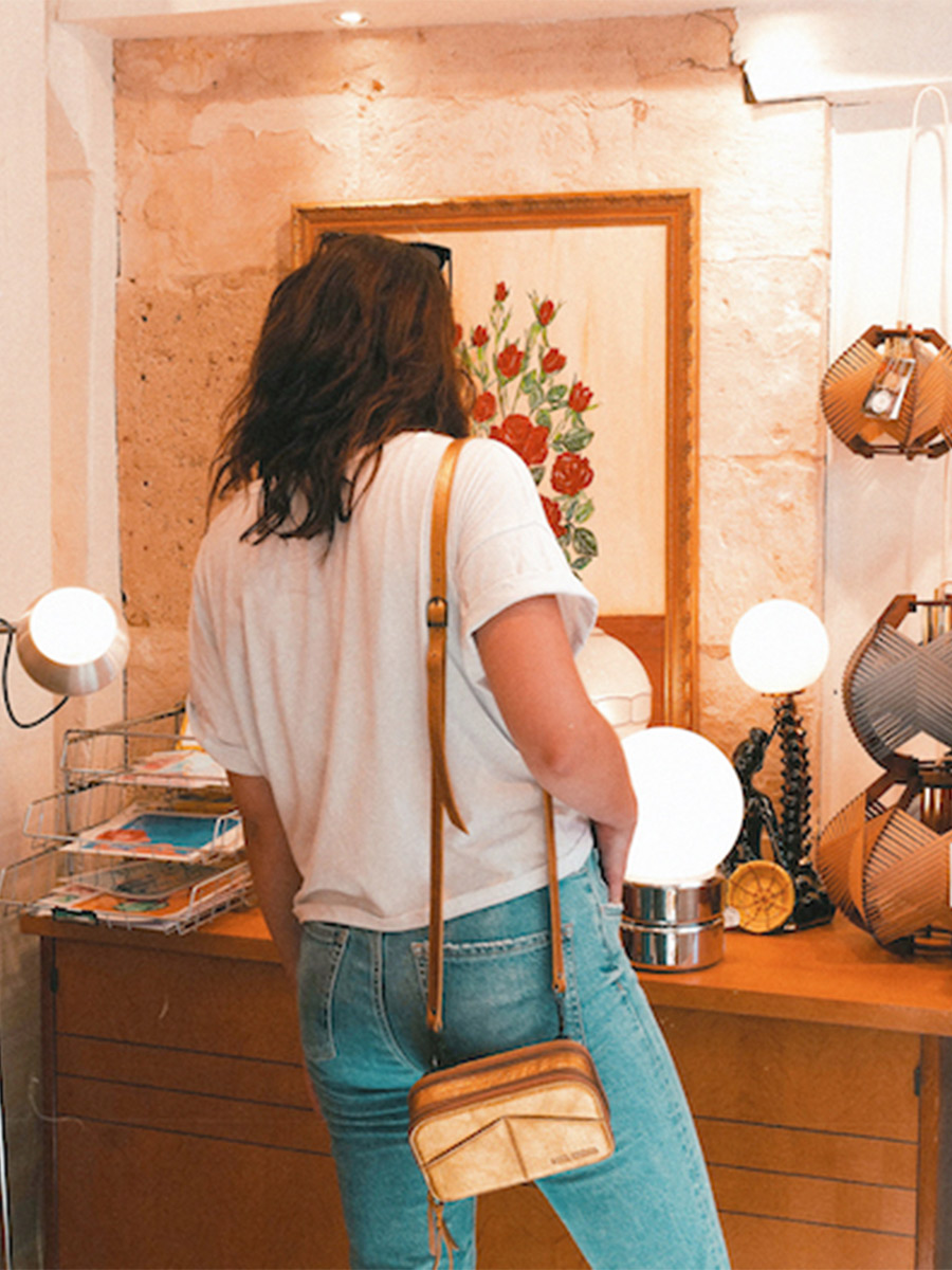 Foto-Tragetasche-Gürteltasche-Leder-Damen-rosa-golden-Paula-Gold-rosa-Paul-Marius-M66-G-PI