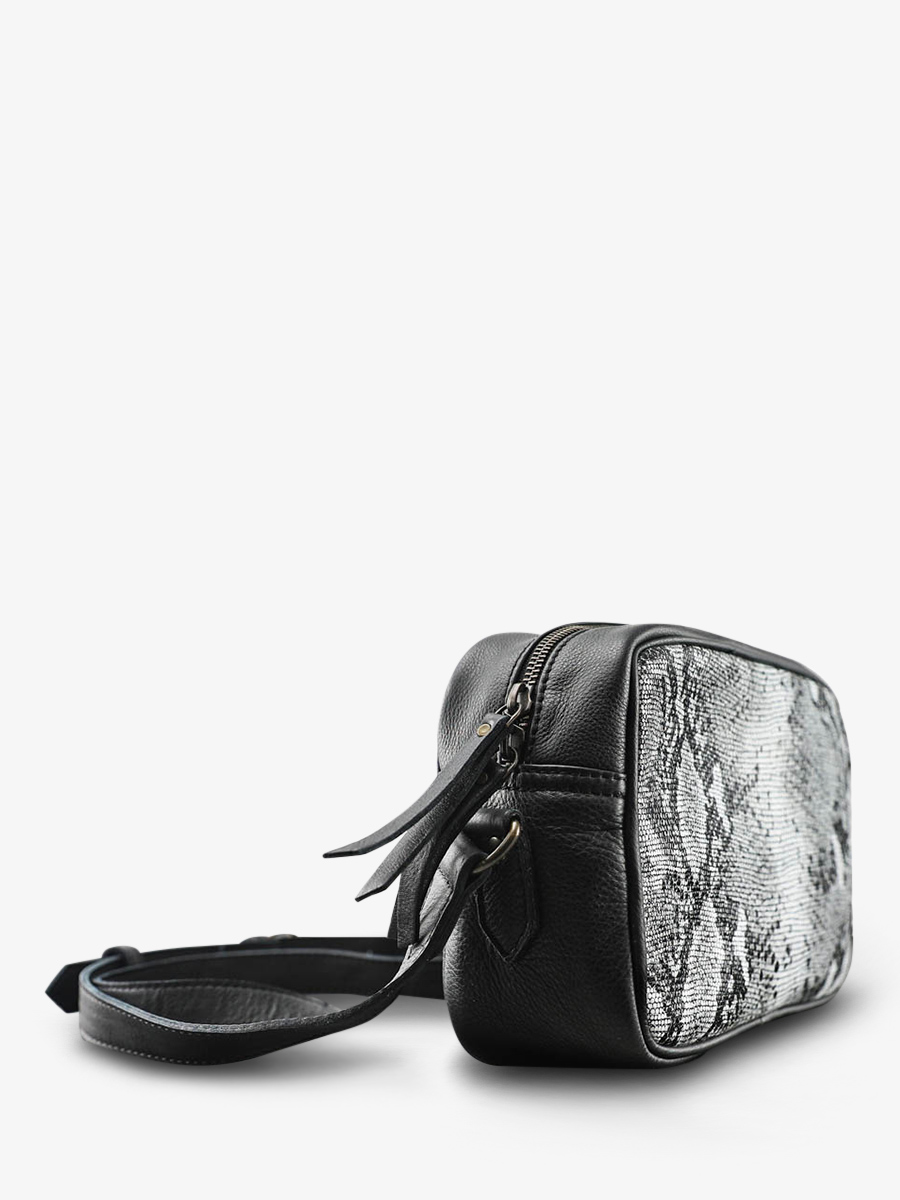 Foto-Seitenansicht-Ledertasche-Damen-schwarz-weiß-limpertinent-python-schwarz-weiß-paul-marius-w22-p-b-w