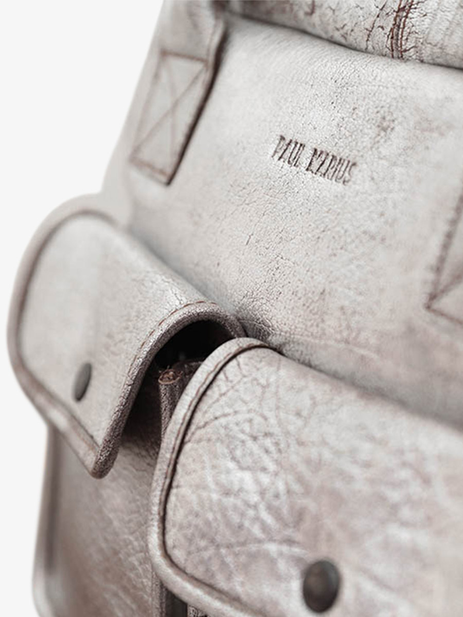 Foto-Vorderansicht-Dokumententasche-Leder-Damen-silber-ledandy-bernsteinfarben-silber-paul-marius-w04-bs