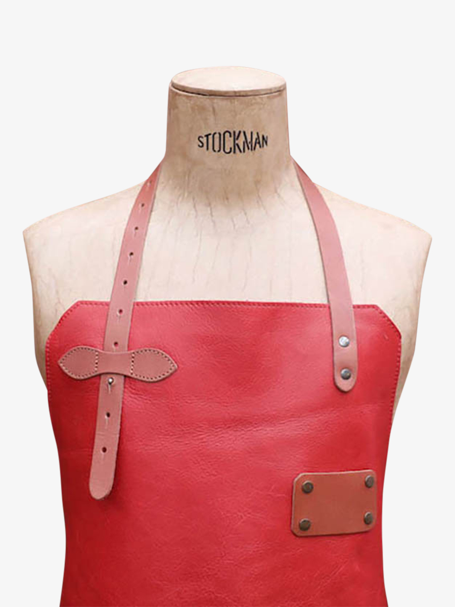 Foto-Vorderansicht-Lederschürze-Gartenarbeit-rot-LeTablier-aus-karminrotem-Leder-Paul-Marius-APRON-LEATHER-R