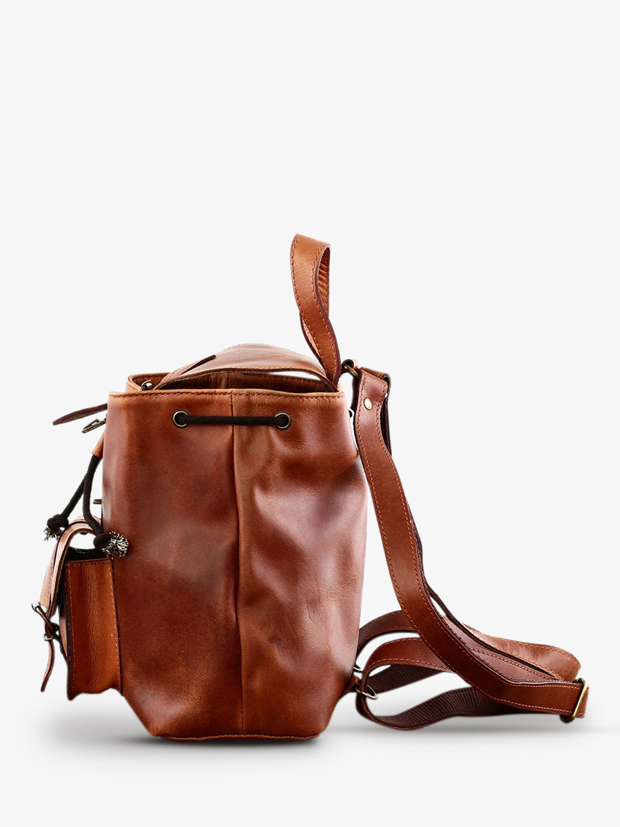 foto-seitenansicht-rucksack-leder-damen-braun-lebaroudeur-natur-paul-marius-m40-l
