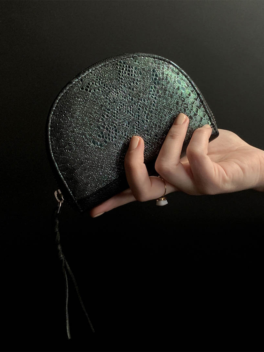 Foto-Tragegewicht-Geldbörse-Leder-Damen-blau-grün-LePortefeuille-Manon-Boreal-Paul-Marius-M32-MSP