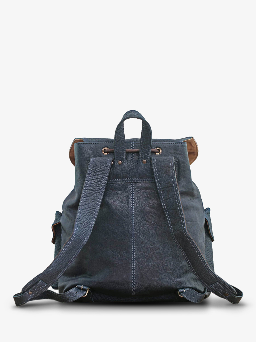 Foto-Rückansicht-Rucksack-aus-Leder-blau-LeMeridien-blau-tintenfarben-Paul-Marius-M38-db