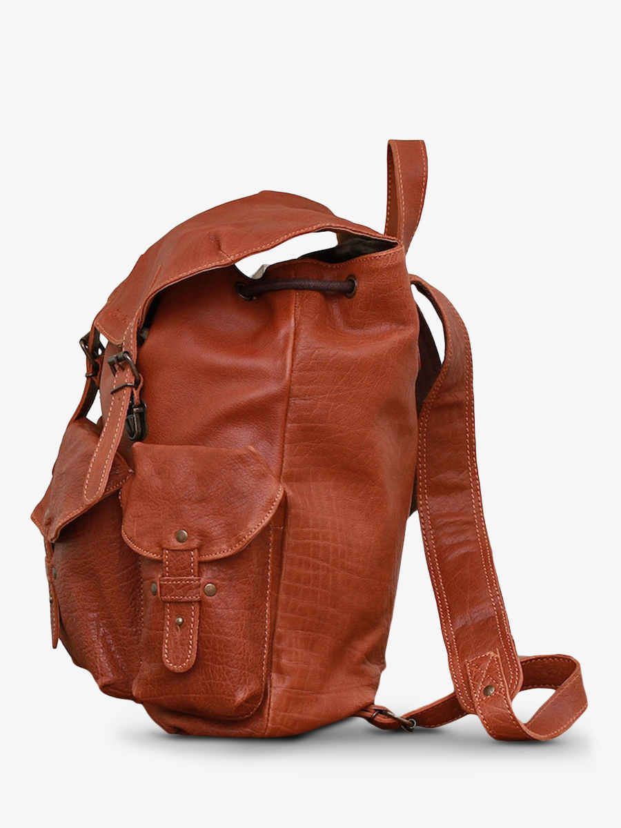 Foto-Seitenansicht-Rucksack-aus-Leder-braun-Le Méridien naturel-Paul Marius-M38 L