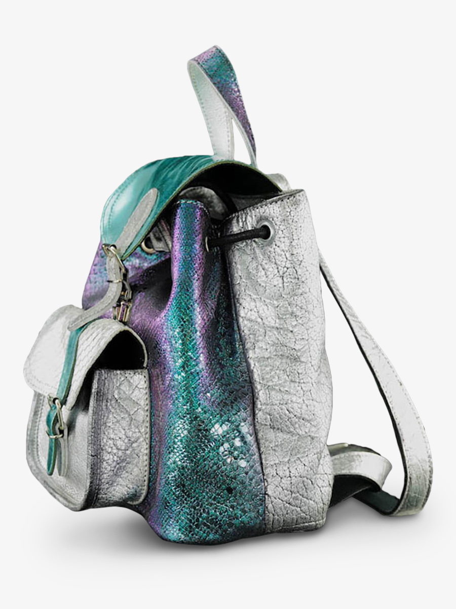 Foto-Seitenansicht-Rucksack-Leder-Damen-blau-weiß-LeBaroudeur-Chimère-Fleece-Paul-Marius-M40-CH-S-blau