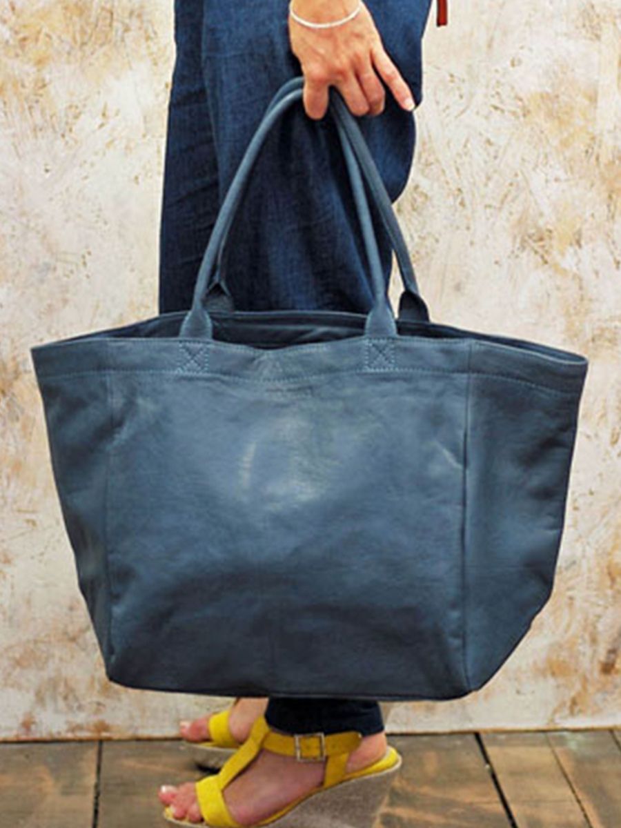 Foto-Tragetasche-Ledertasche-Damen-Paul Marius-blau-MonPartenaire-M-blau-delave-Paul Marius-M300M-WB