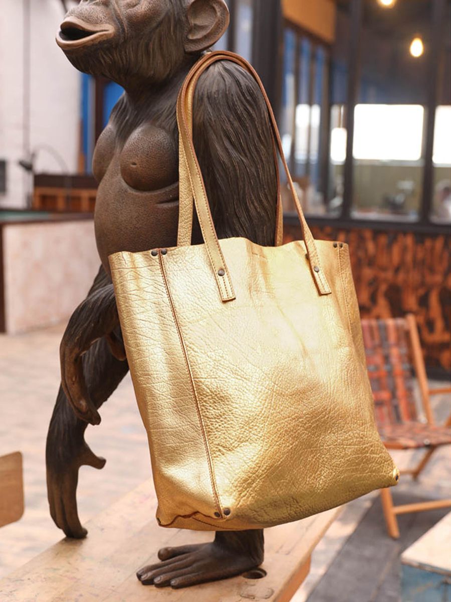 foto-ansicht-von-vorne-ledertasche-für-damen-golden-leffronte-l-dore-paul-marius-w11-g