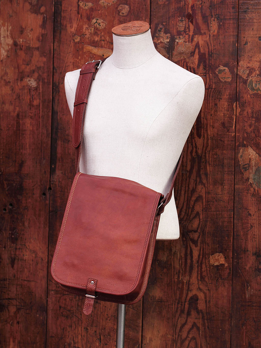 Foto-Tragegurt-Ledertasche-Herren-braun-LeMessager-S-natur-Paul-Marius-M11S10-L