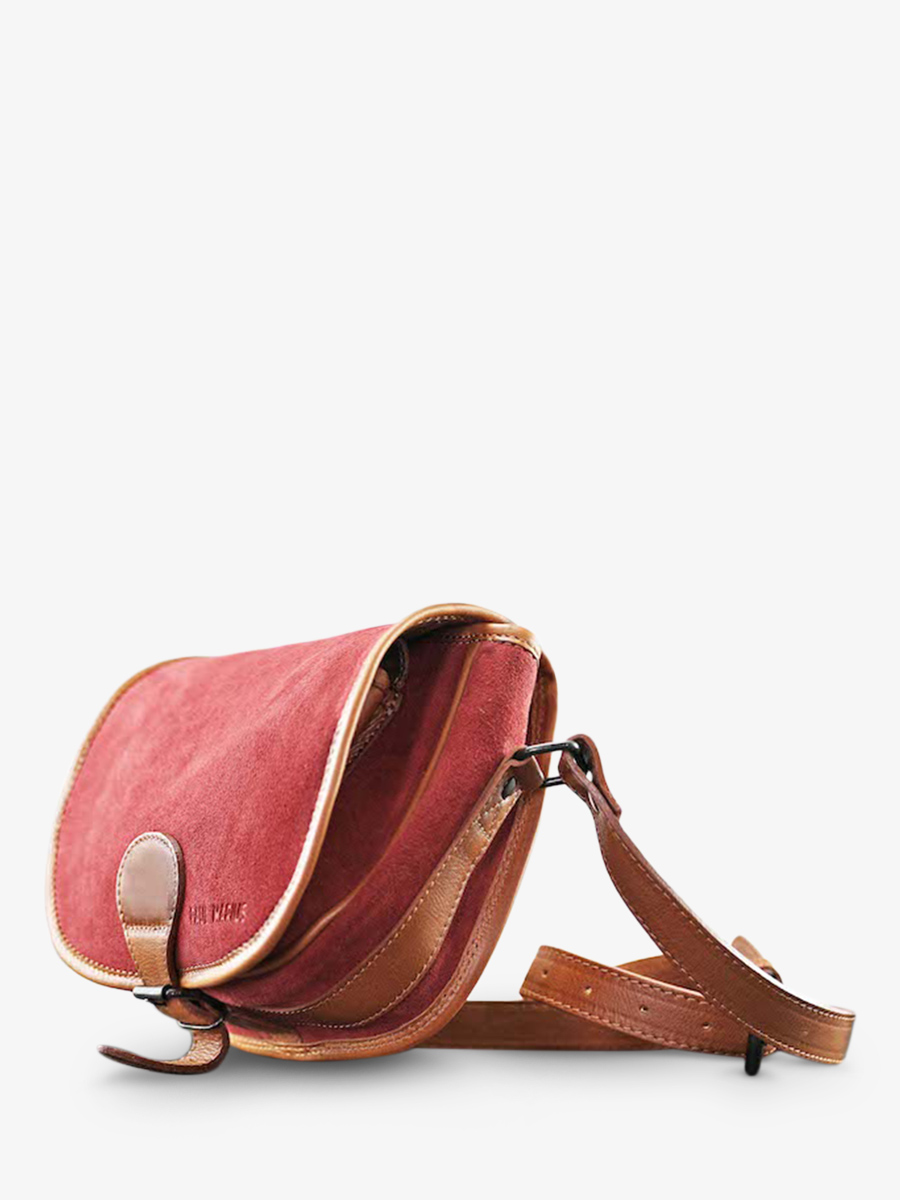 Foto-Seitenansicht-Umhängetasche-Leder-Damen-braun-violett-Pampa-Paul-Marius-Lebohemien