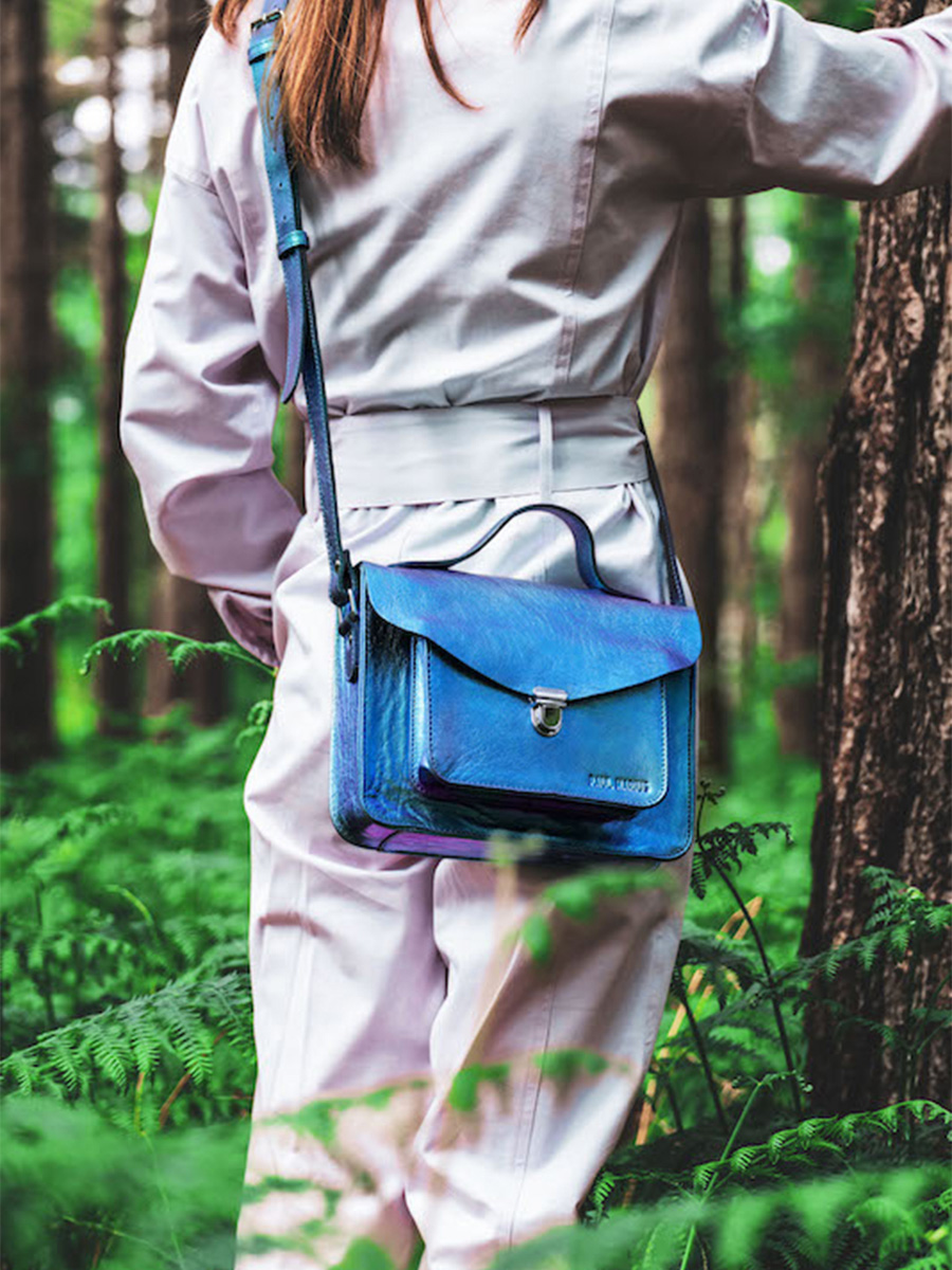 foto-tragetasche-umhängetasche-leder-dame-blau-mademoiselle-george-scarabee-paul-marius-w05-p-blu