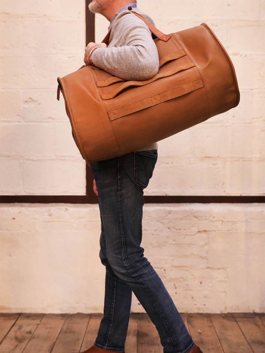 Foto-Vorderansicht-große-Reisetasche-Leder-Herren-beige-MonColonel-Sable-Paul-Marius-M104-N