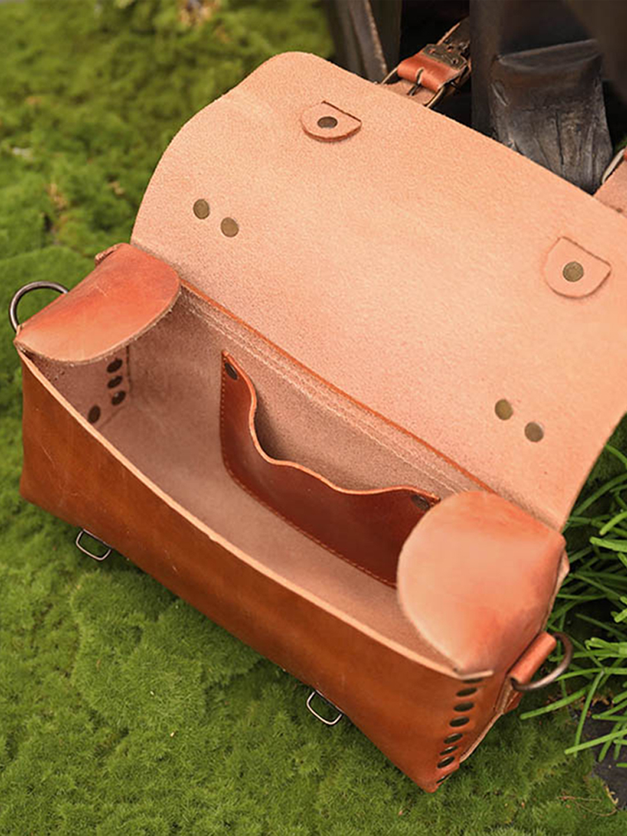 Foto-Innenansicht-Umhängetasche-Leder-Damen-braun-lartisane-naturel-paul-marius-p02-l