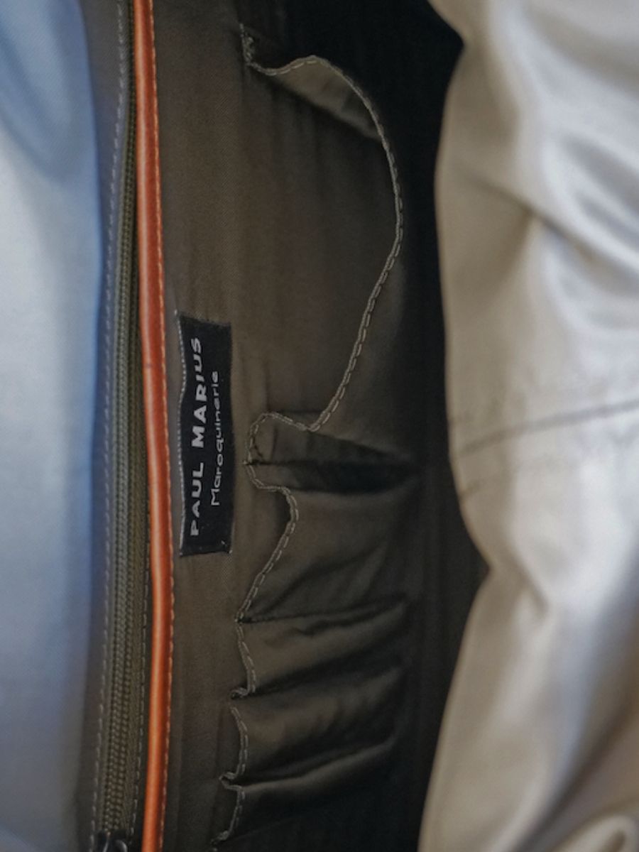 Foto-Innenansicht-Motorradtasche-aus-braunem-Leder-LeNomade-M-naturbelassen-geölt-Paul-Marius-M100M-OL