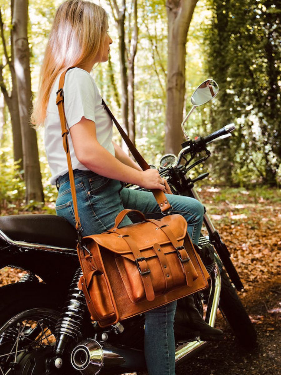 Foto-Material-Motorradtasche aus Leder braun LeNomade M naturgeölt Paul Marius M100M OL